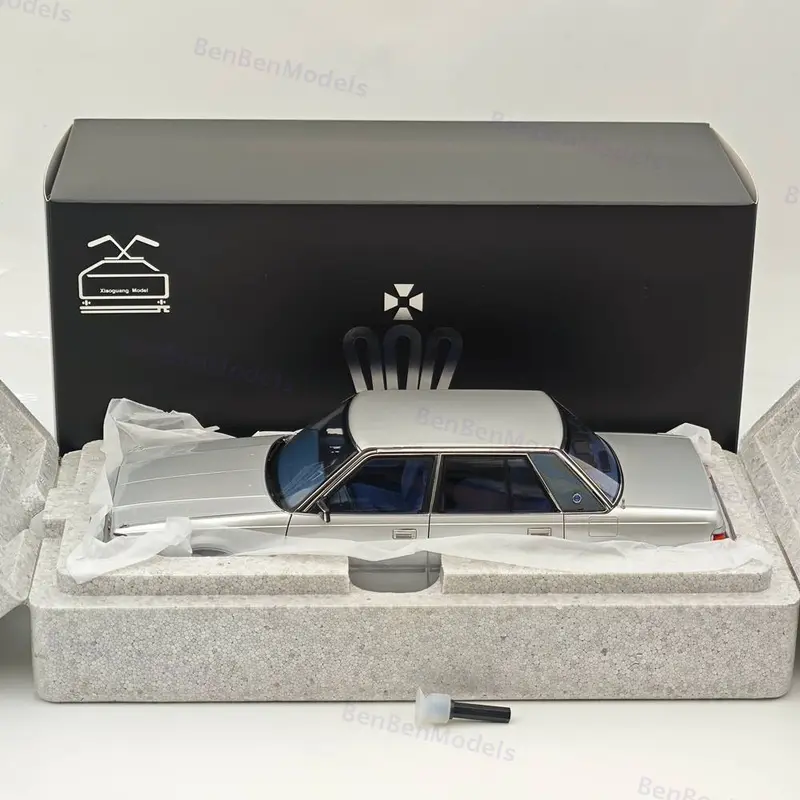 1/18 Crown Seventh Generation MS122 Silver / Blue Interior Diecast