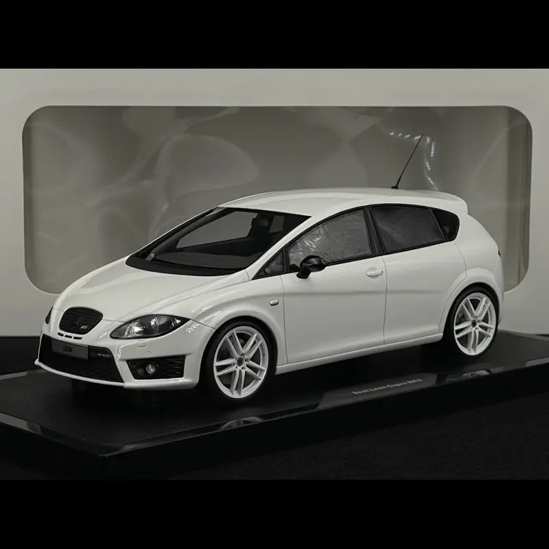 1/18 Otto-Mobile Seat Leon MKII Cupra R 2010 bianca