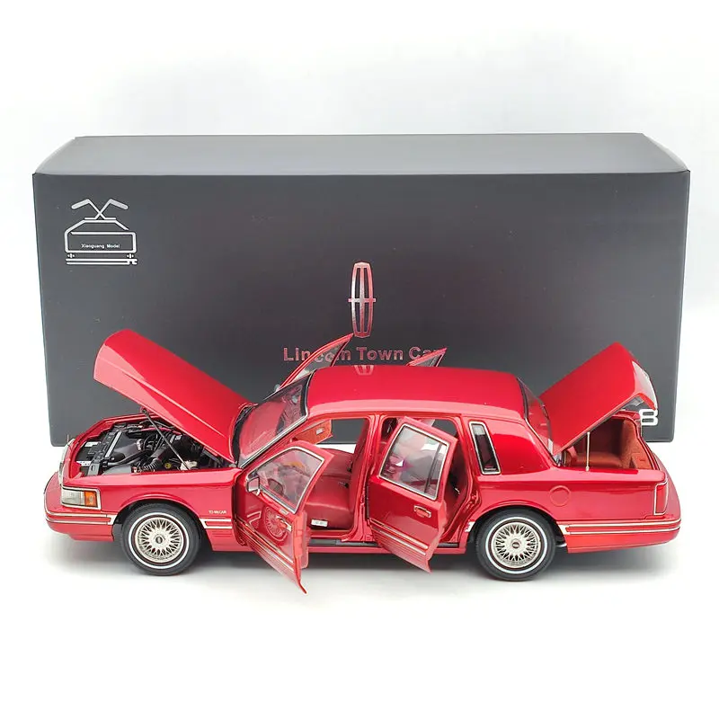 1/18 Towncar V8 1993-1995 Super Diecast model (Leather seat) Red