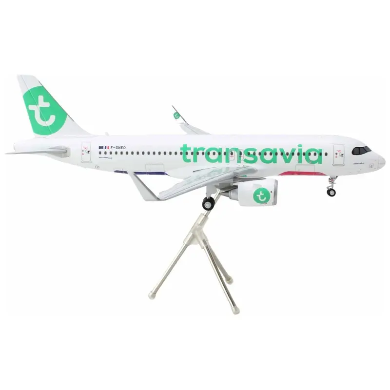 Airbus A320neo Commercial Aircraft "Transavia Airlines" (F-GNEO) White with Green Tail "Gemini 200" Series 1/200 Diecast Model Airplane by GeminiJets