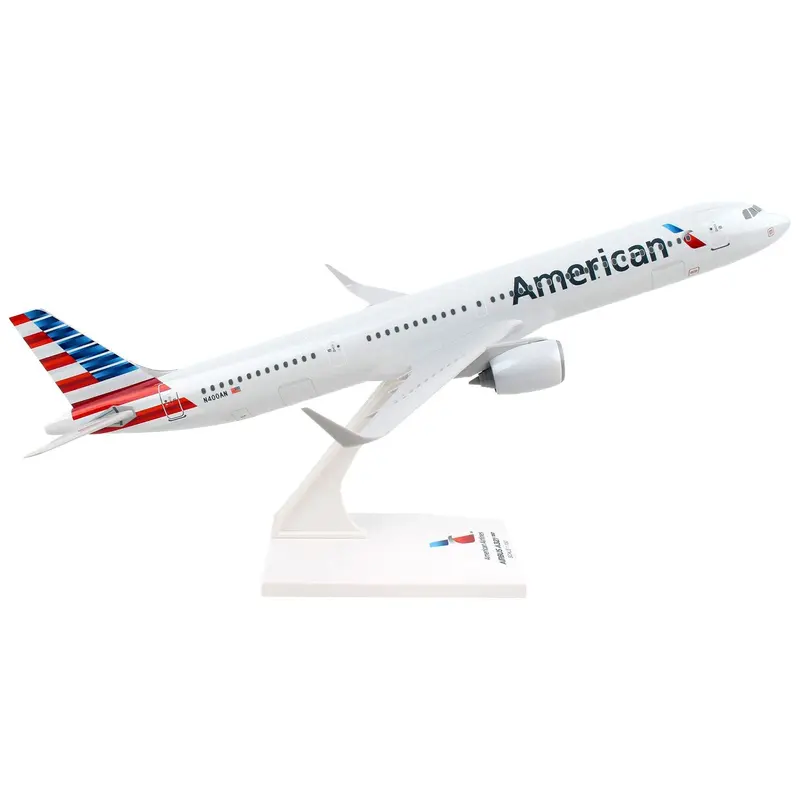 Airbus A321neo Commercial Aircraft "American Airlines" (N400AN) Gray with Red and Blue Tail (Snap-Fit) 1/150 Plastic Model by Skymarks