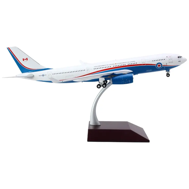 Airbus A330-200 Commercial Aircraft "Government of Canada - Royal Canadian Air Force" (330002) White and Blue with Red Stripes "Gemini 200" Series 1/200 Diecast Model Airplane by GeminiJets