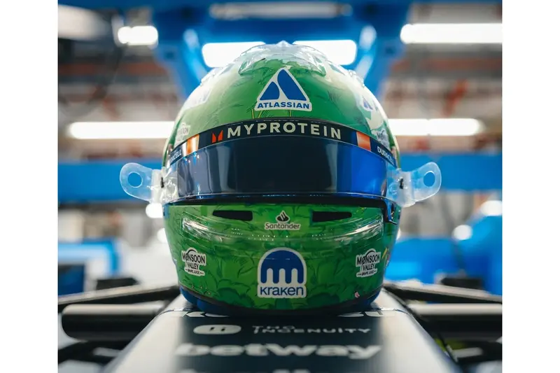 Alexander Albon - Singapore GP - 2025 - Helmet 1