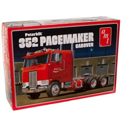 AMT Peterbilt 352 Pacemaker Cabover (Coca Cola) 1/25 Scale