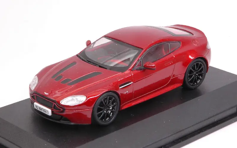 ASTON MARTIN V12 VANTAGE S VOLCANO RED 1
