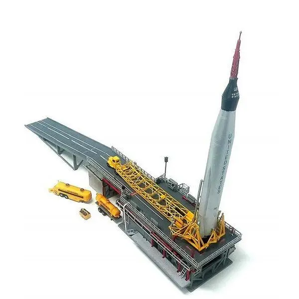 Atlantis 1/110 Atlas Rocket with John Glenn Mercury Capsule