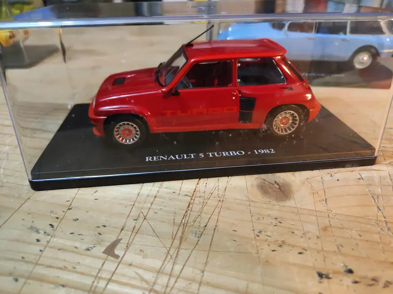 AUTO VINTAGE - Renault 5 turbo del 1982.  Con fascicolo  NUOVA
