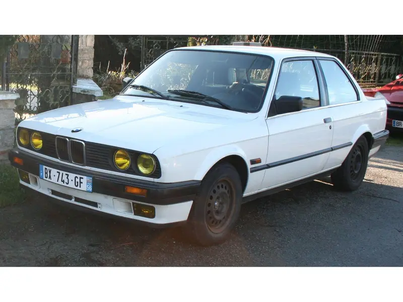BMW 325i Alpine White 1986 1
