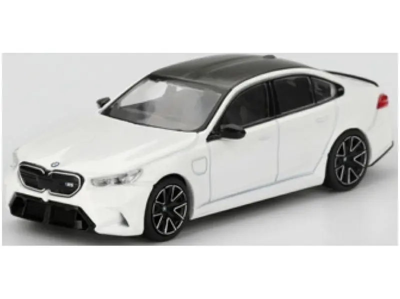 BMW M5 Alpine White (RHD) 1
