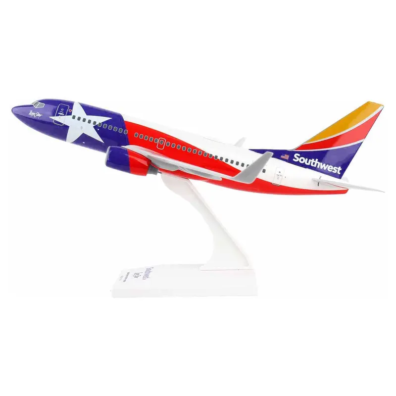 Boeing 737-700 Commercial Aircraft "Southwest Airlines - Lone Star One" (N931WN) Texas Flag Livery (Snap-Fit) 1/130 Plastic Model by Skymarks