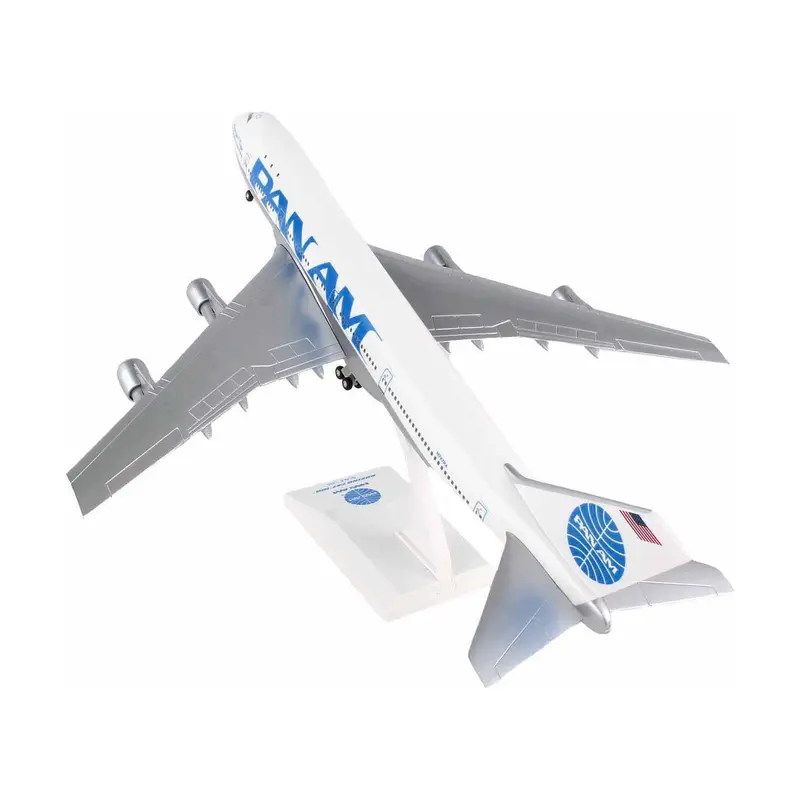 Boeing 747-100 Commercial Aircraft with Landing Gear "Pan American (Pan Am) Airways" (N8642E) White (Snap-Fit) 1/200 Plastic Model by Skymarks