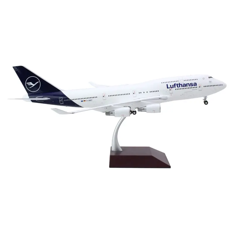 Boeing 747-400 Commercial Aircraft "Lufthansa" (D-ABVY) White with Dark Blue Tail "Gemini 200" Series 1/200 Diecast Model Airplane by GeminiJets