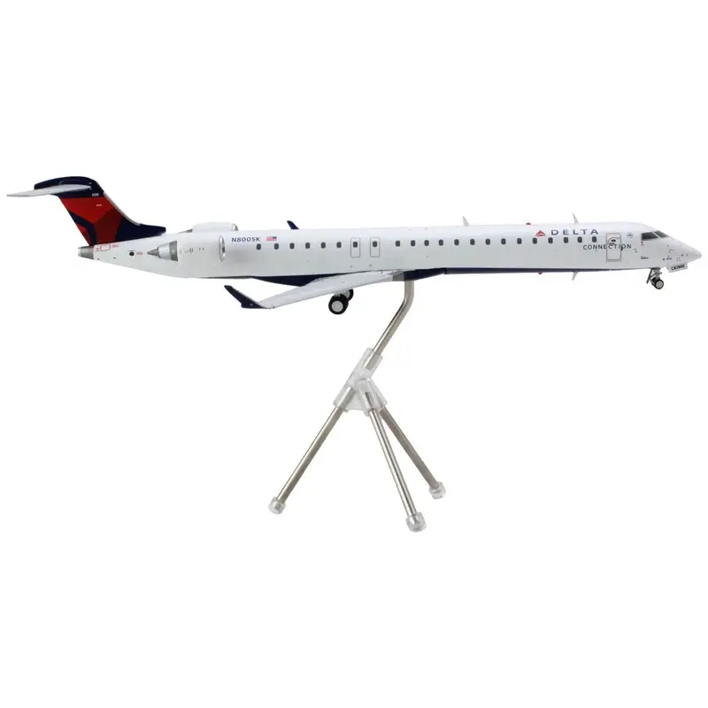 Bombardier CRJ900 Commercial Aircraft "Delta Air Lines - Delta Connection" (N800SK) White with Blue and Red Tail "Gemini 200" Series 1/200 Diecast Model Airplane by GeminiJets