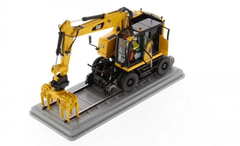 CAT M323F RAILROAD WHEELED EXCAVATOR 1