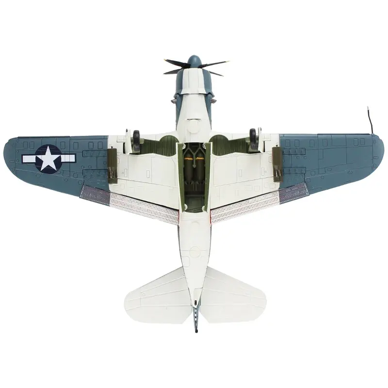 Curtiss SB2C-4 Helldiver Bomber Aircraft "VB-83 USS Essex" (1945) United States Navy "Air Power Series" 1/72 Diecast Model by Hobby Master