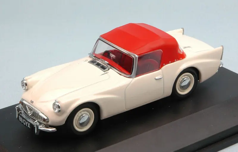 DAIMLER SP250 1960 WHITE W/RED SOFT ROOF 1