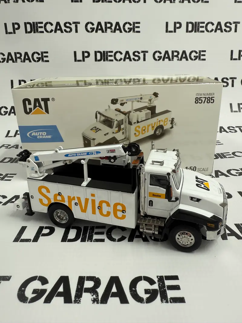 DIECAST MASTERS CAT Service Truck CT660 Crane Miller EnPak 1