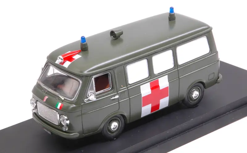FIAT 238 AMBULANZA ESERCITO ITALIANO 1
