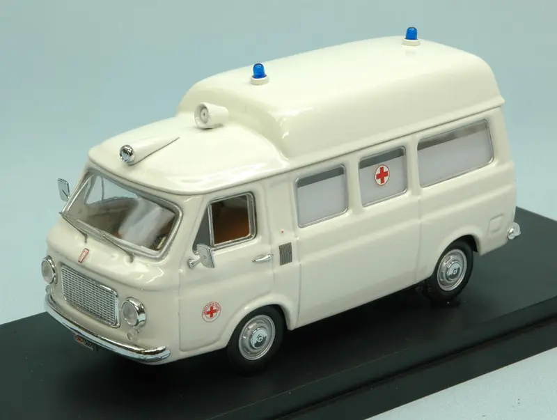 FIAT 238 AMBULANZA TETTO ALTO 1970 1