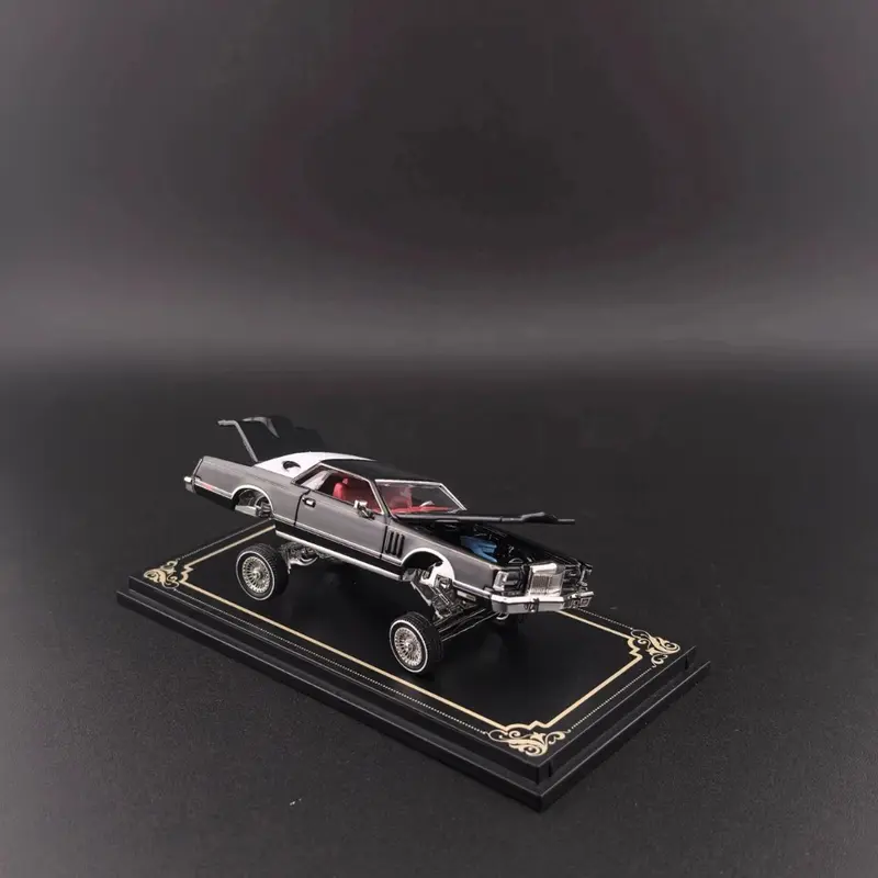 Fine Works 64 1/64 Continental 1979 lowrider alloy car model with front and rear covers that can be opened