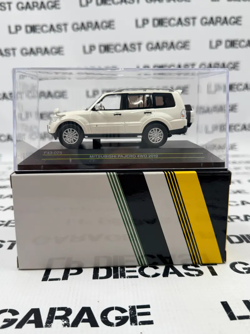 FIRST43 2010 Mitsubishi Pajero 4WD White RHD 1