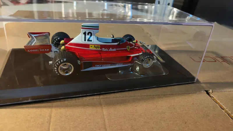 Grandi Ferrari . 312 T Niki Lauda del 1975 .nuova col fascicolo formato 1