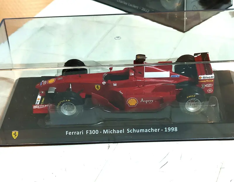 GRANDI FERRARI - Ferrari F300 Michael Schumacher del 1998  -con fascicolo   Nuova