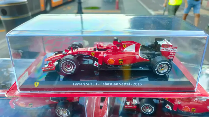 Grandi Ferrari SF 15 T di Sebastian Vettel del 2015   Nuova