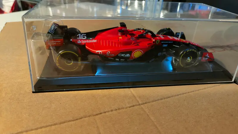 Grandi Ferrari sf23 di Charles Leclerc 2023  con fascicolo  nuova