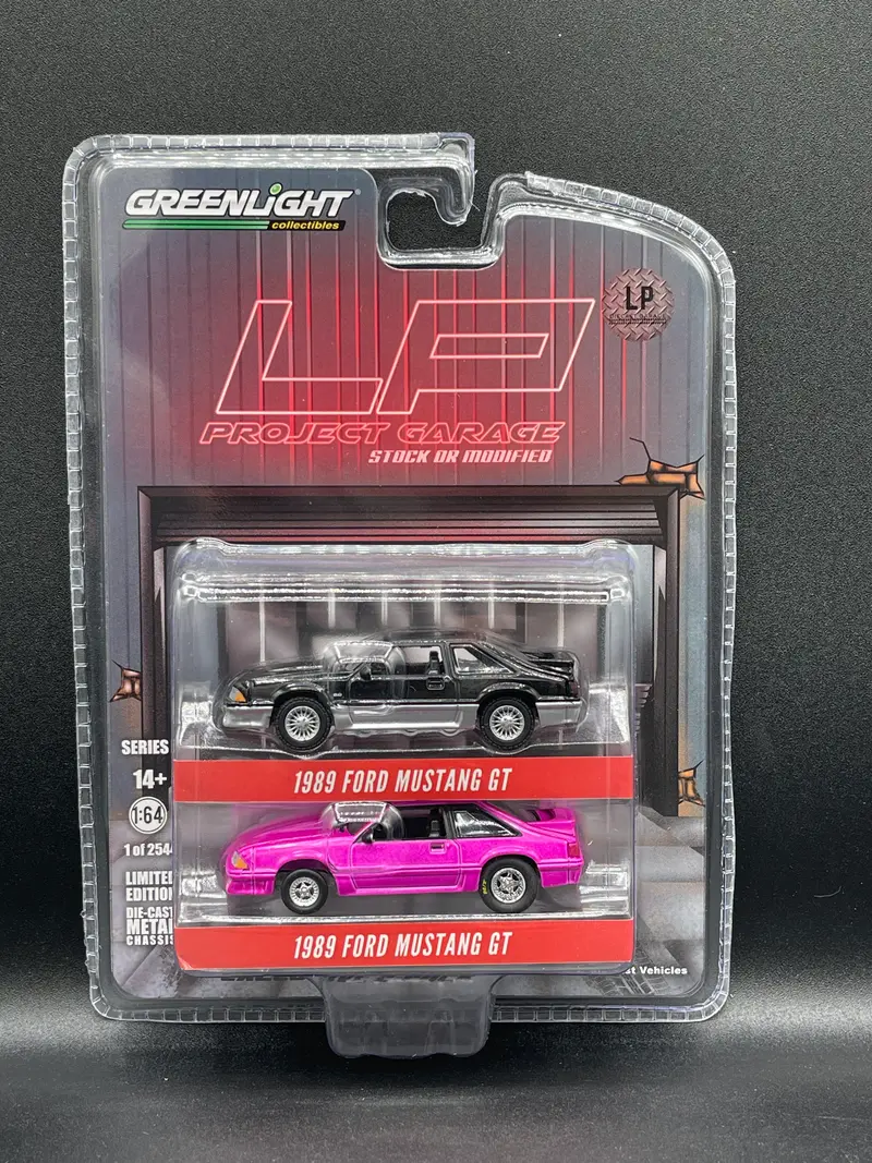 GREENLIGHT 1989 Ford Mustang GT 2 Pack Black & Pink LP Exclusive 1