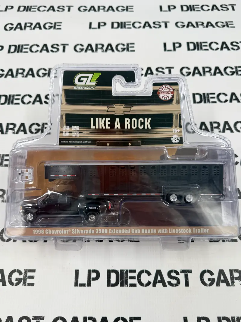 GREENLIGHT 1998 Chevrolet Silverado 3500 Black w/ Livestock Trailer 1