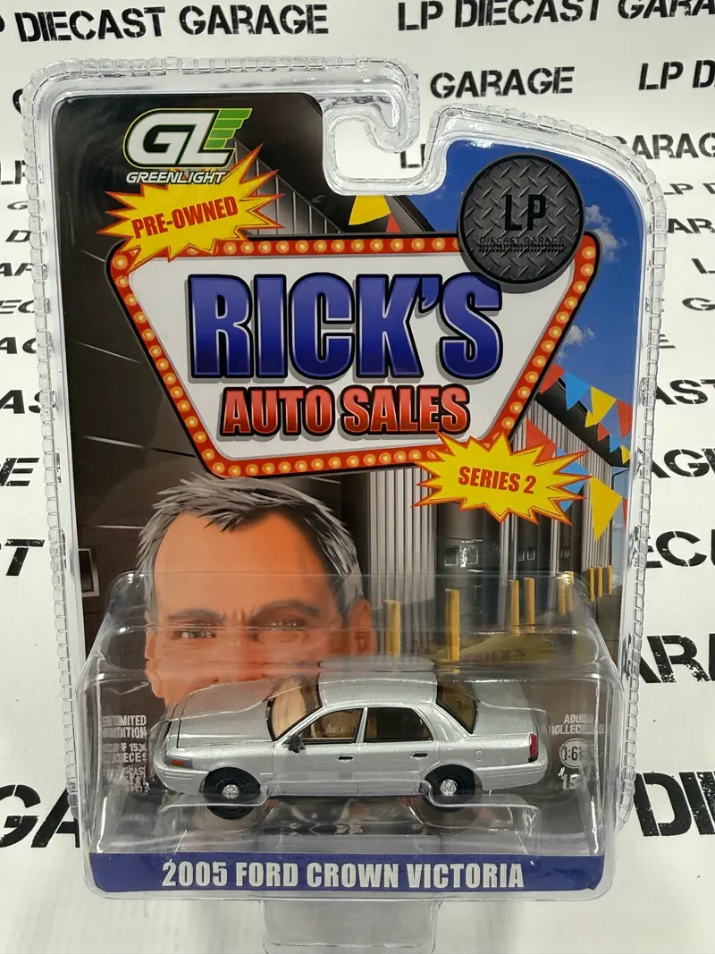 GREENLIGHT 2005 Ford Crown Victoria Silver LP Exclusive 1