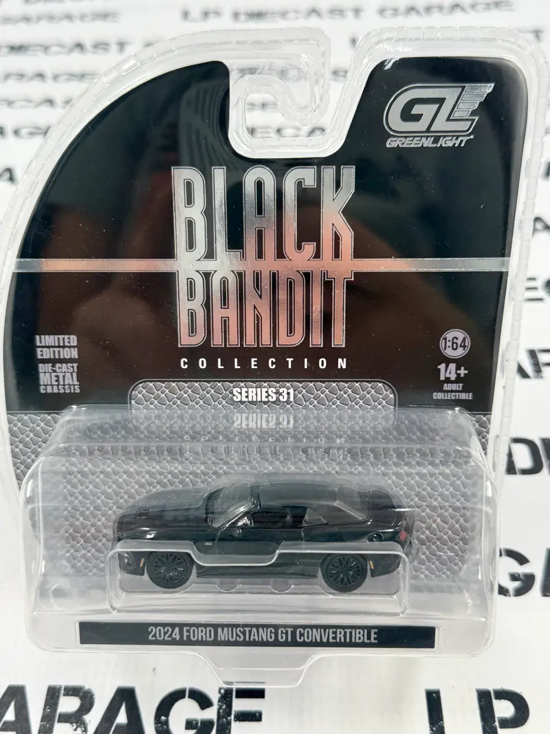 GREENLIGHT 2024 Ford Mustang GT Convertible 1
