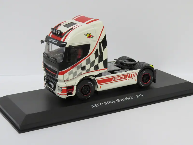 Iveco Stralis Hi-Way 2016 Abarth (White) 1