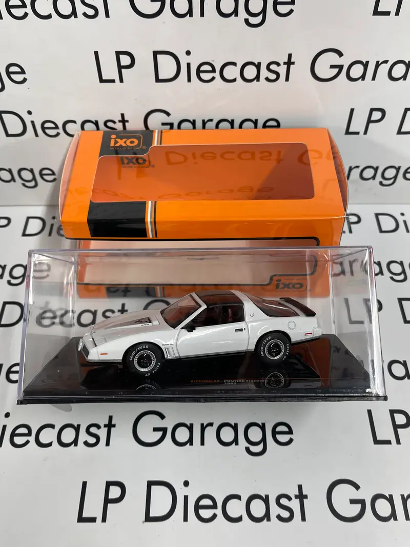 IXO Models 1982 Pontiac Firebird White 1