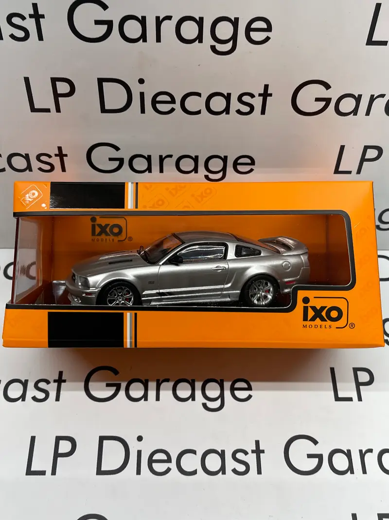 IXO Models 2005 Ford Mustang Saleen S281 Silver 1