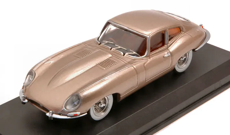 JAGUAR E TYPE NEW YORK MOTORSHOW 1961 OPALESCENT BRONZE 1