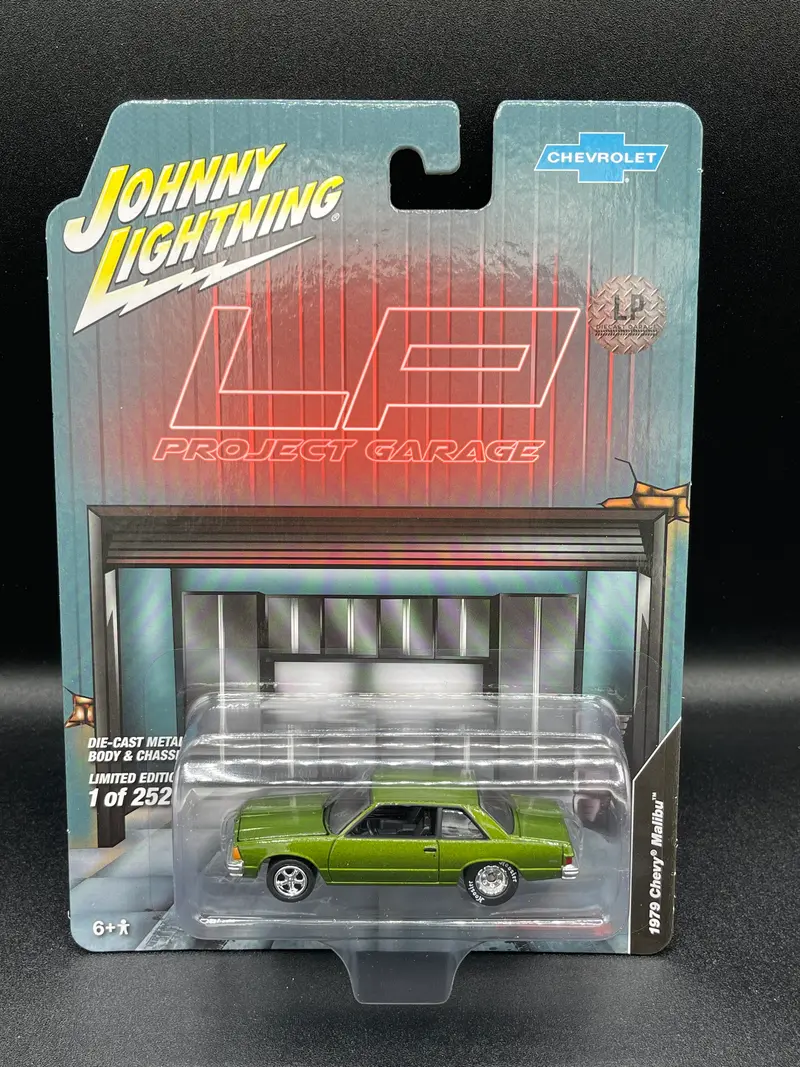 JOHNNY LIGHTNING 1979 Chevrolet Malibu Jungle Green LP Exclusive 1
