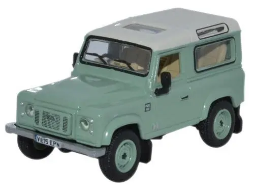 Land Rover Defender 90 SW Grasmere Green 1