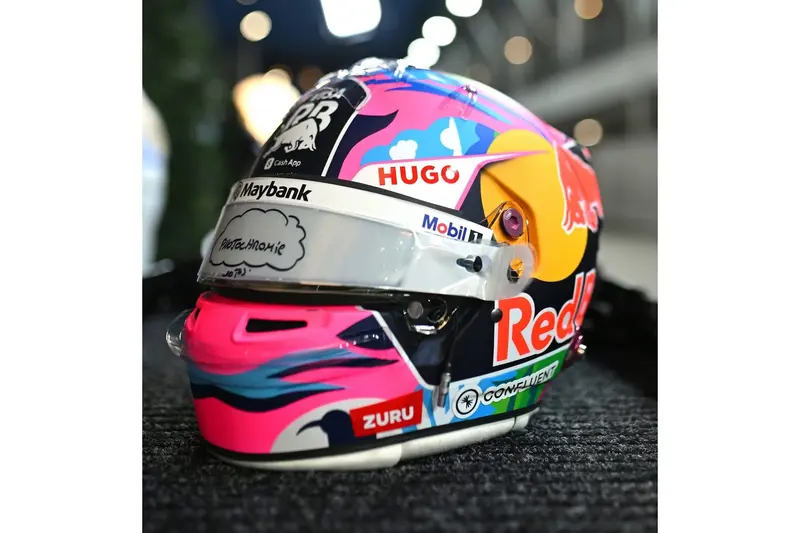 Liam Lawson - Singapore GP - 2025 - Helmet 1