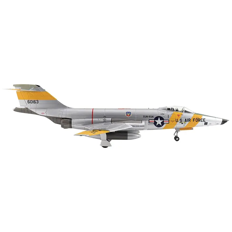 McDonnell RF-101C Voodoo Fighter Aircraft "363rd TRW Operation Sun Run" (1957) United States Air Force "Air Power Series" 1/72 Diecast Model by Hobby Master