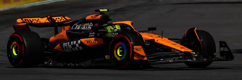 McLaren - F1 MCL38 n°4 (2024) 1
