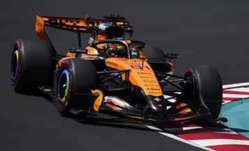 MCLAREN MCL40 N°81 Mastercard F1 2ème GP Japon 2026 Oscar Piastri 1