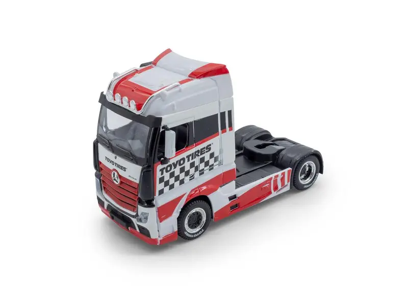 Mercedes-Benz Actros GigaSpace Toyo Tires Custom Cab 1