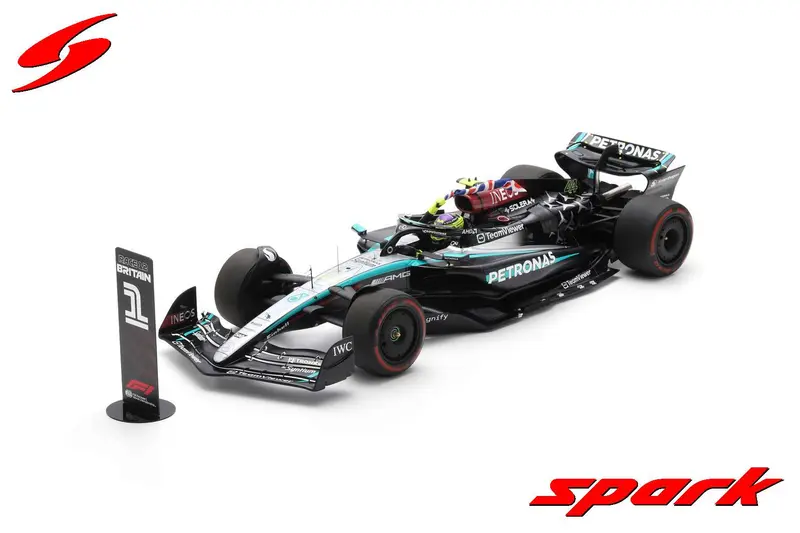 Mercedes - F1 W15 n°44 (2024) 1