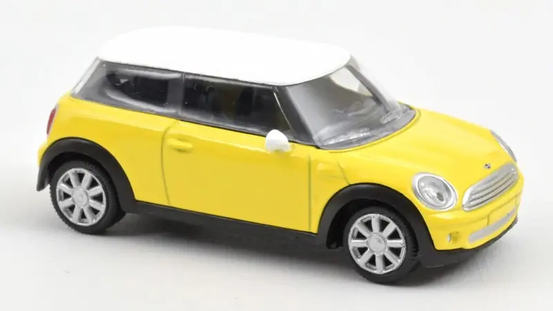 MINI COOPER ONE 2006 MELLOW YELLOW 1