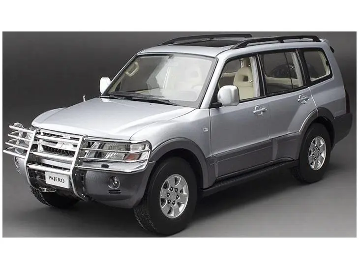 Mitsubishi Pajero V73 Cool Silver (New Tooling) Limited Edition 300pcs 1