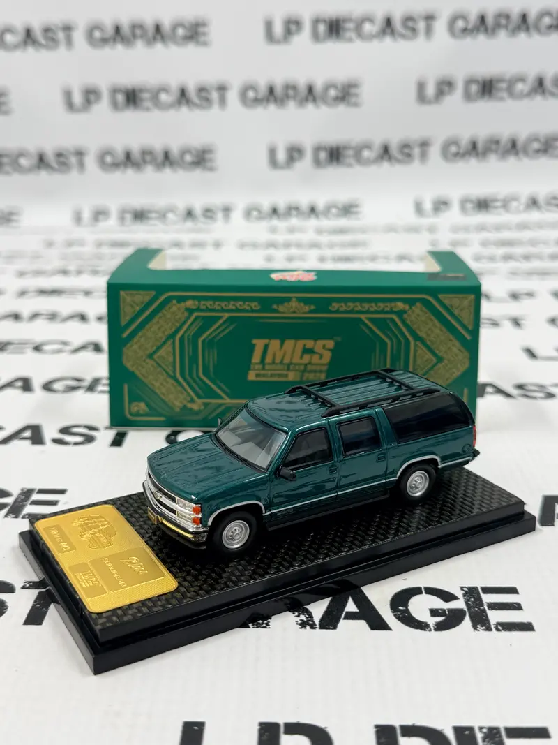 MODEL TRUCK 1998 Chevrolet Suburban Green SUV 1