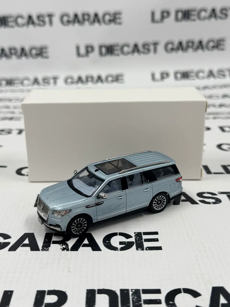 MODEL TRUCK 2024 Lincoln Navigator Ice Blue SUV 1