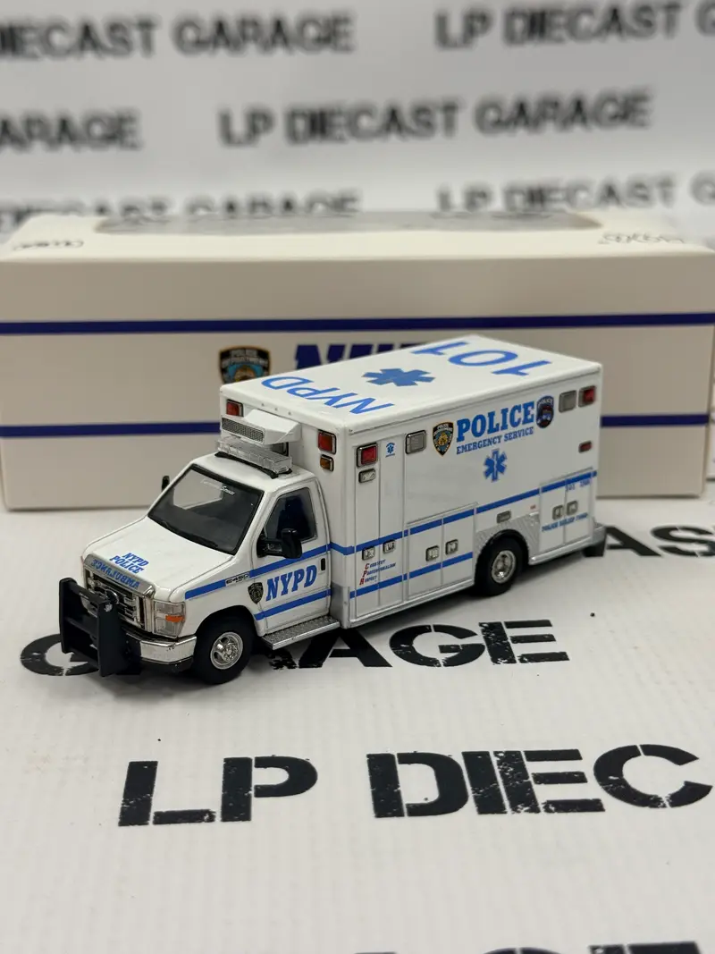 MODEL TRUCK Ford E-350 Ambulance NY Police Dept Emergency Service 1